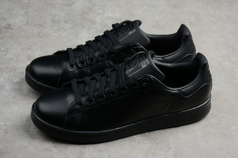 STAN SMITH TOTAL BLACK