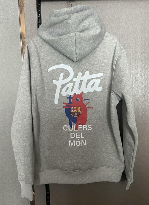 SUDADERA PATTA NIKE FCB "CULERS DEL MÓN" ROJA Y GRIS